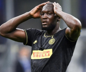UEFA đề nghị Inter và Roma nhường vé vào tứ kết Europa League cho đối thủ