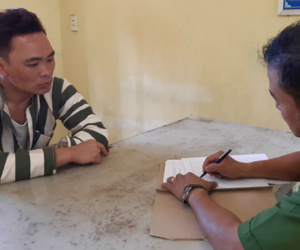 Người đàn ông ngáo đá khống chế 4 học sinh ở trung tâm anh ngữ Đông Âu, đâm công an bị thương
