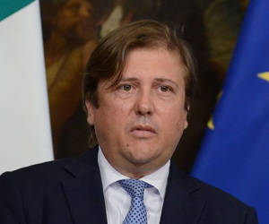 Thứ trưởng Y tế Italy nhiễm virus corona
