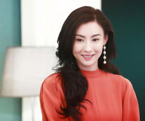 Sau ồn ào bị đuổi khỏi máy bay, Trương Bá Chi lại tiếp tục bị tố xấu tính, hách dịch khinh người