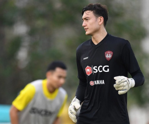 Đặng Văn Lâm rớt giá thảm hại sau khi để mất suất bắt chính tại Muangthong United
