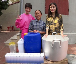 Bà Tân Vlog làm món 'siêu to khổng lồ' mới, không ăn được nhưng lại được cộng đồng mạng khen nức nở vì quá ý nghĩa