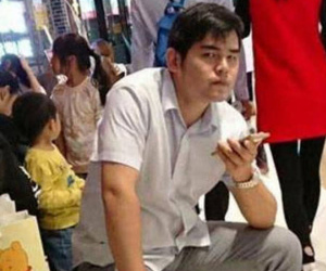 Sự thật về bức ảnh Châu Kiệt Luân tăng cân 'nứt bụng', gương mặt lộ nọng cằm vì uống trà sữa xôn xao MXH