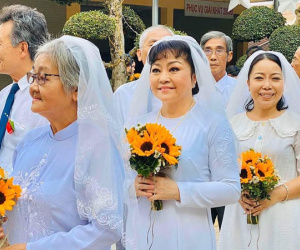 Danh ca Hương Lan từng buồn vì chồng 'bay bướm', tiết lộ chuyện mẹ chồng-nàng dâu