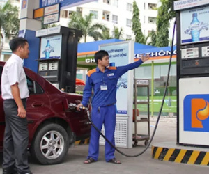 Vì sao giá xăng dầu bất ngờ giảm sâu giữa dịch COVID-19?
