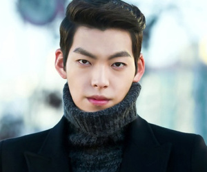 Rộ tin Kim Woo Bin nhiễm Covid-19, fan lo lắng tột độ cho tình hình sức khỏe của nam diễn viên