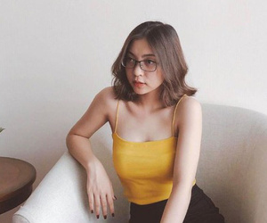 Đau bụng kiểu Nhật Lê: Vật vã cả buổi nhưng vừa chốt xong chiếc túi hàng hiệu là cơn đau cũng hết