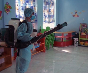 Cảnh giác các đối tượng mạo danh cán bộ y tế phun hóa chất phòng dịch Covid-19 để lừa tiền