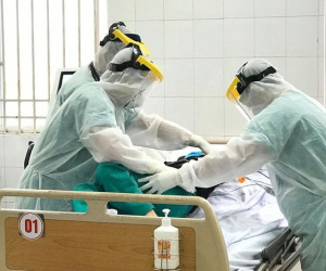 Bác gái của BN17 ở Hà Nội suy hô hấp tiến triển nhanh, phải đặt ECMO