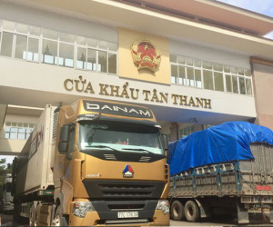 2.084 xe hàng hóa thông quan, các cửa khẩu phía Bắc khởi sắc trở lại