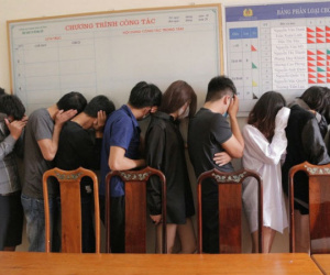 Bắt quả tang 11 'nam thanh, nữ tú' đang phê ma túy trong khách sạn lúc dịch Covid-19