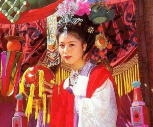 'Tây Du Ký': Đóng 3 phút nhưng mẹ Đường Tăng vẫn gây sốt vì quá xinh đẹp, cát xê khủng hơn cả Lục Tiểu Linh Đồng