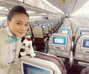 Tiếp viên Việt bật khóc khi đi cách ly