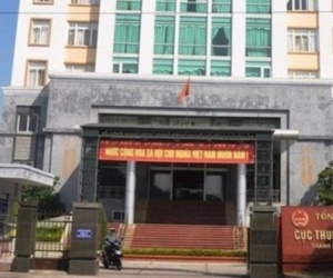 Trưởng phòng Cục Thuế Thanh Hóa bị bắt quả tang đang nhận tiền trên ô tô
