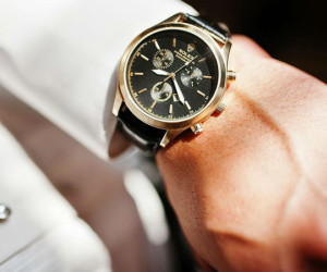 Rolex đóng cửa tất cả các nhà máy, ngành công nghiệp đồng hồ Thụy Sỹ