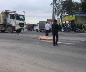 Tai nạn liên hoàn giữa ngã tư, 2 nữ sinh thương vong