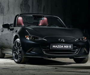 Huyền thoại Mazda MX-5 Eunos Edition đen ma mị, đẹp ngỡ ngàng