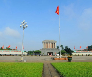 Lăng Chủ tịch Hồ Chí Minh ngưng đón khách