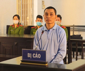 Xét xử cha dượng mở phim người lớn rồi nhiều lần hiếp dâm con riêng của vợ