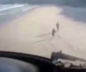 Brazil: Du khách tắm biển bất chấp dịch bệnh, chính quyền phải dùng trực thăng 'xua đuổi'