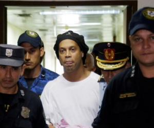 Ronaldinho đối diện với 10 năm tù tại Paraguay vì nghi án 'rửa tiền'