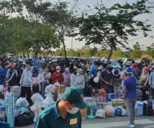 TP.HCM: Không để tái diễn tình trạng tụ tập đông người 'tiếp tế' cho người cách ly