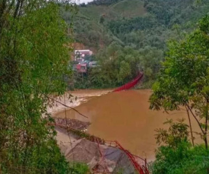 Mưa đá rơi dày đặc ở Lào Cai, một người bị sét đánh tử vong