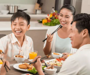 Ai cũng có thể lây nhiễm COVID-19 và vô tình lây bệnh cho người thân, hãy thực hiện ngay những việc làm dù là nhỏ nhất dưới đây
