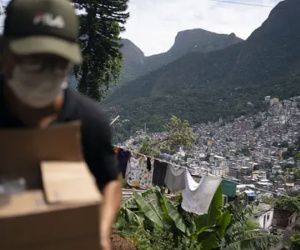 Sợ Covid-19 lây lan, băng đảng xã hội đen Brazil áp đặt giờ giới nghiêm