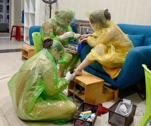 Trách dịch cũng phải đẹp, tạo hình của khách hàng lẫn nhân viên làm móng khiến dân tình cười nghiêng ngả