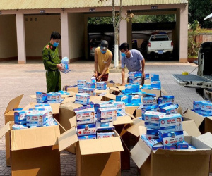 Phát hiện 50.000 khẩu trang không rõ nguồn gốc đang trên đường đi tiêu thụ