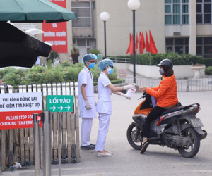 PGĐ BV Bạch Mai: 'Những bác sĩ đang bị cách ly đều nóng lòng trở về cùng với đồng đội để tiếp tục công cuộc chống dịch'