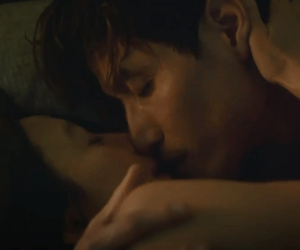 'The World Of The Married' của 'chị đại' Kim Hee Ae vừa mở màn đã có màn ân ái táo bạo, rating vượt qua cả 'Crash Landing On You'