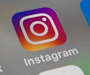 Instagram thẳng tay xóa tài khoản đăng tin sai về COVID-19