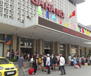 Khẩn cấp hạn chế tối đa tàu, xe đi - đến Hà Nội, TP Hồ Chí Minh