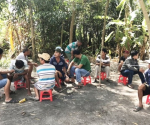 Triệt phá trường gà, con bạc nhảy xuống kênh bỏ trốn