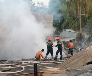 An Giang: Cháy lớn thiêu rụi gần như hoàn toàn 8 căn nhà