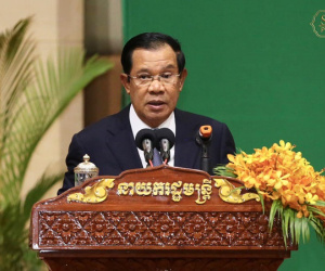Thủ tướng Campuchia Hun Sen góp 7 tháng lương chống COVID-19