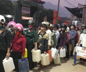 Hà Nội: Không bán xăng dầu cho người mua bằng can để tích trữ
