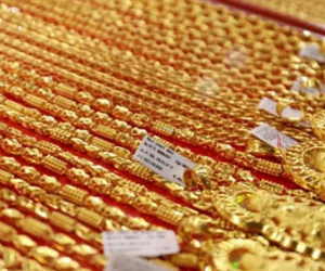 Giá vàng trong nước giảm sâu tới 400.000 đồng/lượng