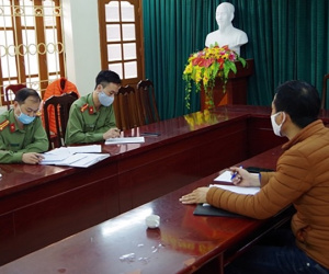 Quản trị viên nhóm 'chỉ điểm cảnh sát giao thông' bị cảnh cáo