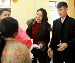 Bị thắc mắc không làm từ thiện ở quê nhà Công Vinh, Thủy Tiên lên tiếng: Nghe là biết yêu chồng đến mức nào!