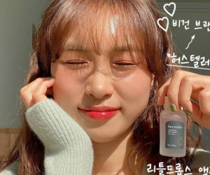 Team da dầu mụn vẫn 'bon chen' được xu hướng glass skin ngon ơ với quy trình 7 bước sau đây