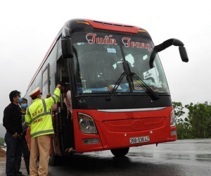 Bất chấp lệnh cấm, xe giường nằm vẫn chở khách từ Thanh Hóa vào TP HCM