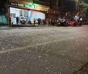 Bình gas bất ngờ phát nổ, nhân viên và con trai chủ nhà bị thương nặng