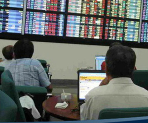Chứng khoán giảm kỷ lục trong tháng 3, nhà đầu tư nội ồ ạt mở tài khoản 'bắt đáy'