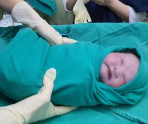 Nữ điều dưỡng BV Bạch Mai tham gia chống dịch khi mang thai 38 tuần đã sinh con