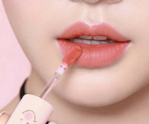 Mách bạn 3 cách đánh son lâu trôi, không bị lem khi đeo khẩu trang