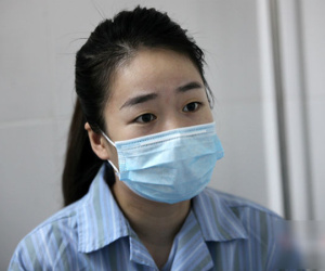 Nữ tiếp viên dương tính nCoV sau 8 ngày âm tính: 'Mỗi lần ho ruột gan như bị lôi ra ngoài'