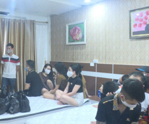 Phú Thọ: Bắt hàng chục nam nữ sử dụng ma túy trong khách sạn, bất chấp cách ly